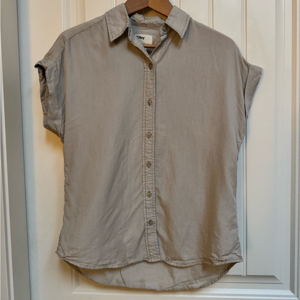 Tilly Tan & Cream Pinstriped Short Sleeve Tencel Buttoned Short Sleeve Shirt. S